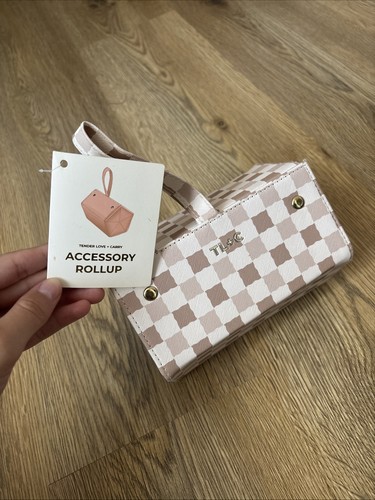 Accessory roll travel - up,